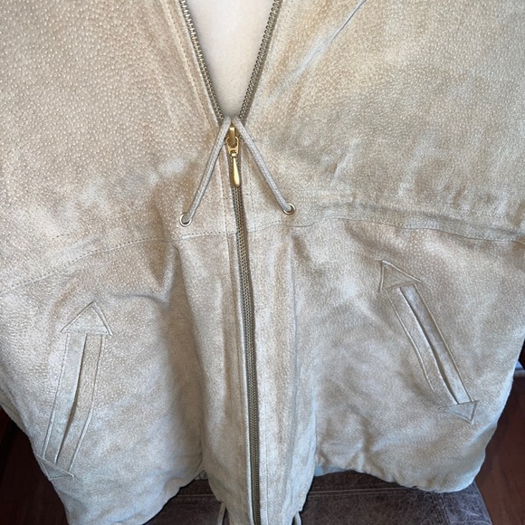 EUC Women's COLEBROOK & CO. Leather Cowhide Coat. Heavy duty - Picture 5 of 7